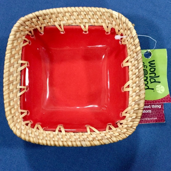 3 Decorative Ceramic Bowls by " World of Good" - Picture 2 of 10